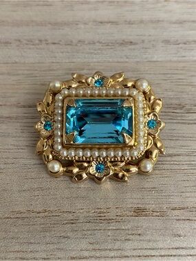 Vintage Signed Coro Victorian Revival Rhinestone & Faux Pearl Brooch | 1940s/50s